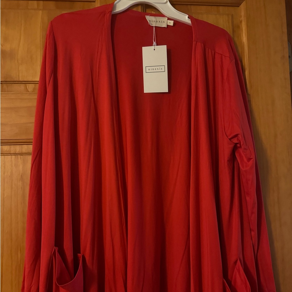 Red Kimono new with tags! Front pockets